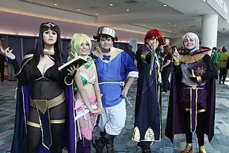 Groupe de personnes déguisées en personnages de fantasy médiévale.