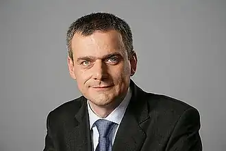 Paweł WypychSecrétaire d’État à la chancellerie de la présidence, ancien vice-ministre du Travail et président de la Sécurité Sociale [85]