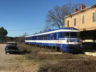 Autorail X 1501/02 en gare de La Barque-Fuveau