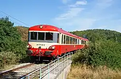 Le X 4567 de l'ATTCV rentre en gare de Carnoules les Platanes