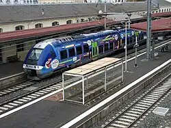 Un X 76500 en gare de Vichy