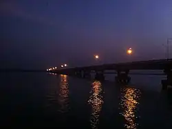 Le Pont de Yanaon, localisé dans le Delta de la Godavery et enclavé dans l'Andhra Pradesh. C'est un district télougophone.