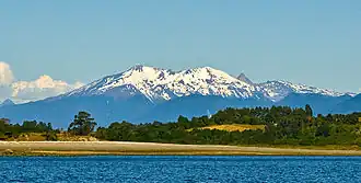 Vue du Yate depuis l'île Huar à l'ouest.