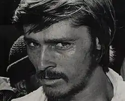 Description de l'image Yesilcam-in-yildizi-robert-widmark-in-son-661575 2033 8 b.jpg.