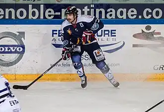 Yorick avec le maillot des Brûleurs de Loups en 2013