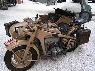 Zündapp KS 750 de la Wehrmacht, side-car des années 1940.