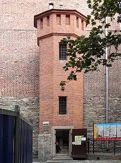 Entrée (côté sud).