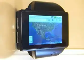 La montre téléphone Android Z1, un smartphone en forme de montre-bracelet.