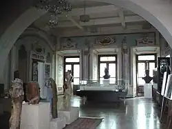 Une salle du château.