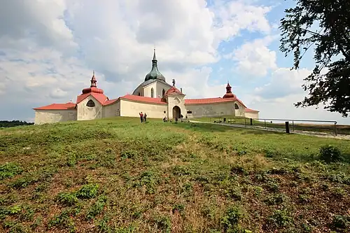 L'église Saint-Jean-Népomucène : façade.