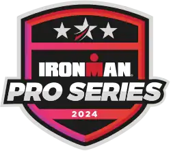 Description de l'image Ironman Triathlon logo 180x158.svg.