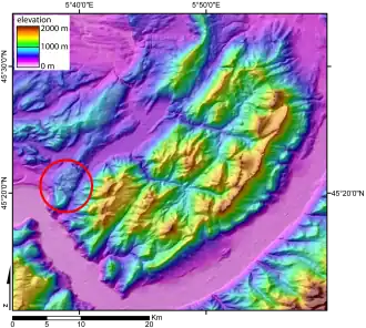 Modèle numérique de terrain du massif de la Chartreuse avec le plateau cerclé en rouge sur la gauche.