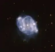 NGC 5307 en lumière visible par le télescope spatial Hubble.