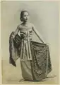 Jeune danseuse, photographie prise en studio à Yogyakarta, vers 1900.