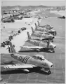 Des F-86 Sabre du 4th Fighter Interceptor Wing sur la base aérienne de Suwon en juin 1951, pendant la Guerre de Corée.